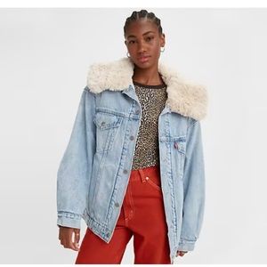 LEVI’S XL OVERSIZED SHERPA TRUCKER JEAN JACKET
